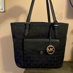 Micheal Kors Logo purse